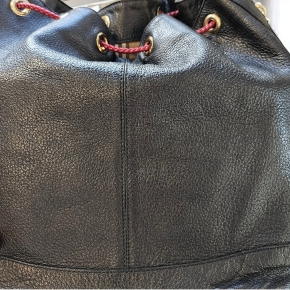 Vintage Burberry’s Black Leather Drawstring Bucket Bag & Burberry Bag Charm Set - Picture 15 of 16